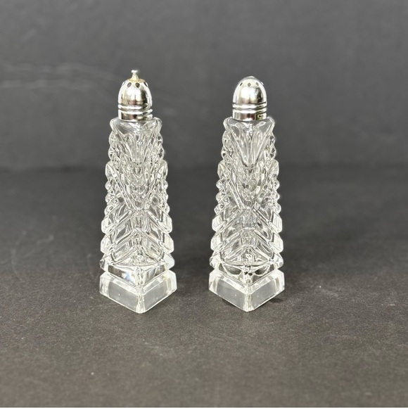 Vintage Clear Cut Crystal Salt & Pepper Made in Japan by Artmark Elegant - Picture 4 of 10